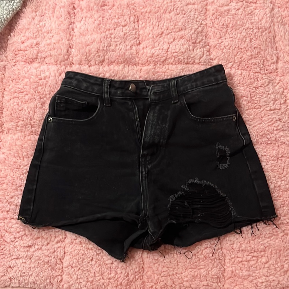 PrettyLittleThing Black Denim Shorts, size 4